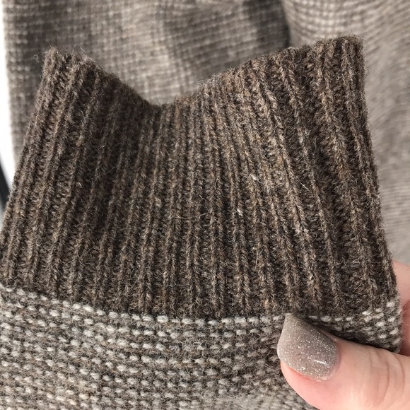 J. Crew Men's 100 % Lambs wool Brown and Tan Sweater Size L - Picture 10 of 11